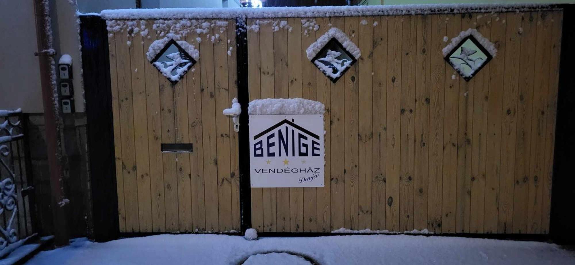 Готель Benige Vendeghaz Дем'єн Екстер'єр фото